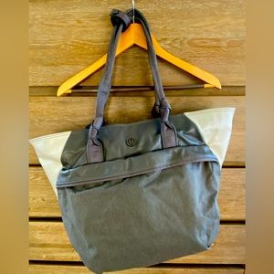 Lululemon tote or travel bag in grey